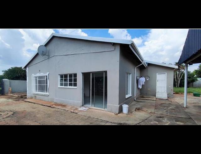 3 BEDROOM HOUSE FOR SALE IN DALVIEW